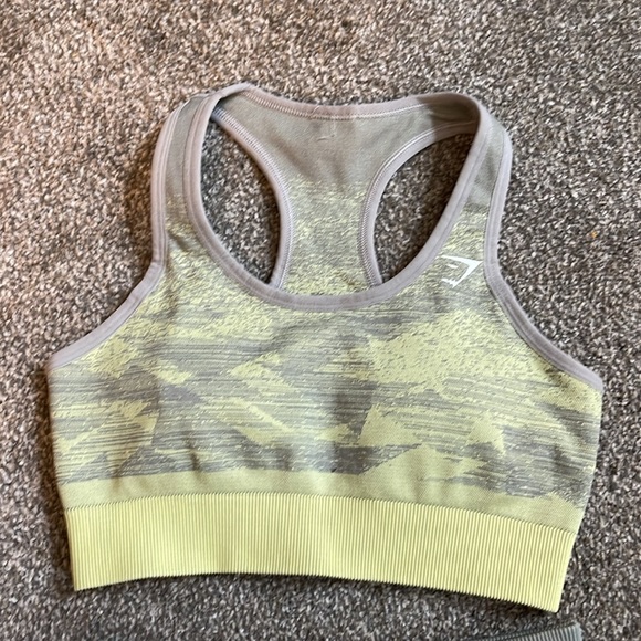 Gymshark adapt seamless set. XS top and XS bottom. In great condition. - Picture 2 of 5